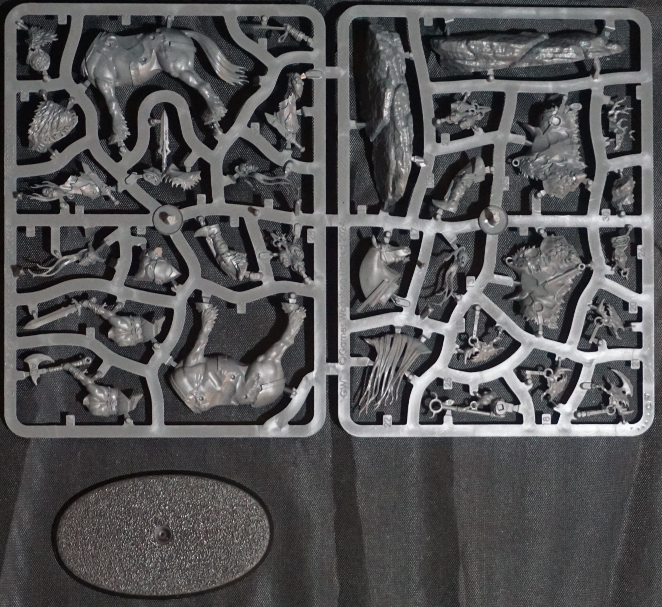 Slaves to Darkness Darkoath Chieftain on Warsteed